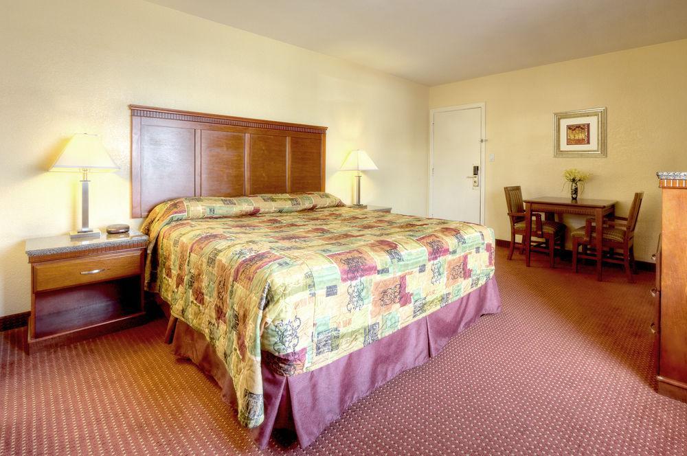 Marina Inn And Suites-Airport-Gaslamp-Zoo San Diego Exterior photo
